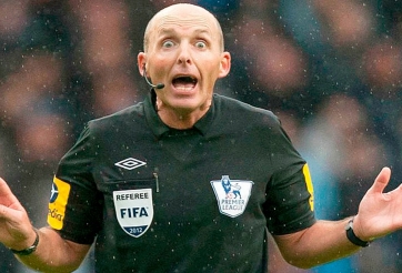 HY HỮU: Trọng tài thổi kèn harmonica để điều hành trận đấu 