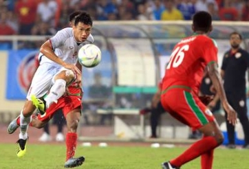 VIDEO: Cầu thủ vô danh tái hiện hoàn hảo cú trivela của Đoàn Văn Hậu 