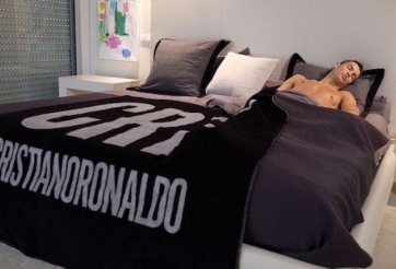 Tiết lộ phương pháp ngủ giúp Ronaldo 'hủy diệt' Serie A ở tuổi 34