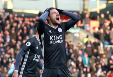 Leicester thua ngược trong ngày Vardy bất lực trên chấm 11m
