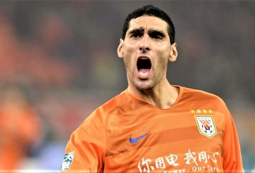 Sợ virus Corona, cựu sao MU cùng đồng nghiệp rục rịch rời Trung Quốc