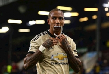 Làm màu tại Inter Milan, Ashley Young nhận chỉ trích dữ dội