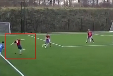 VIDEO: Cú 'nã đại bác' của Carlos tái hiện xuất thần trên sân nghiệp dư