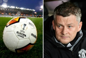 Hòa thất vọng, Solskjaer đổ lỗi cho mặt sân và trái bóng