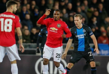 HY HỮU: Đồng đội đi vắng, tân binh MU bị đuổi khỏi sân tập 