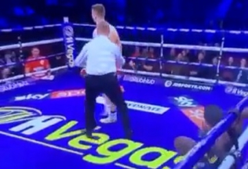 VIDEO: Võ sĩ thất bại như trò đùa vì đi giày quá trơn