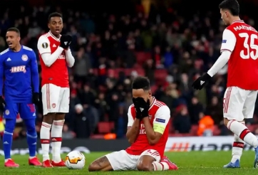 NÓNG: Cả đội Arsenal nguy cơ nhiễm Covid-19 do tiếp xúc với người dương tính