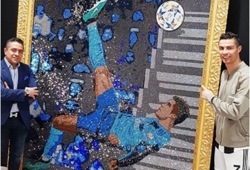 Ronaldo đổ tiền triệu để vượt mặt Messi vì 1 bức tranh