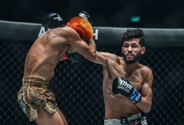 Nhận 'mưa đòn thù' vì đánh vào chỗ hiểm đối phương