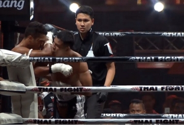 Rợn người võ sĩ Thái tung 5 cú cùi trỏ liên tiếp đánh gục đối thủ