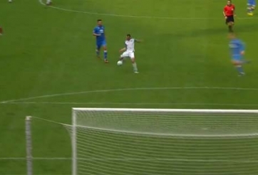 Pha bỏ lỡ 'tệ hơn cả Torres' xuất hiện tại giải đấu 'liều nhất châu Âu'