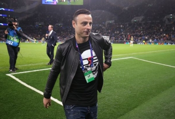 VIDEO: Cú sút phạt hoàn hảo của 'ông vua bước một' Berbatov