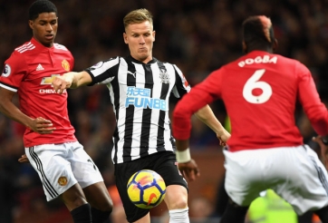 Newcastle lên kế hoạch 'hút máu' MU 