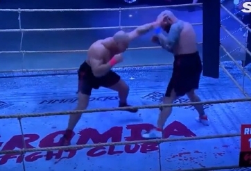 Cú knock-out đầy sức mạnh tiễn đối thủ lên cáng khẩn cấp