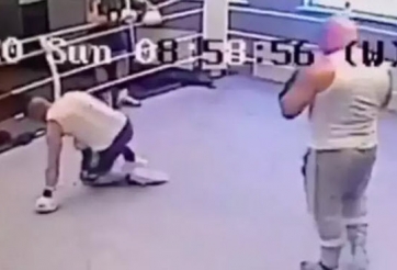 Gã ngông nhận hậu quả vì cả gan thách thức nhà cựu vô địch