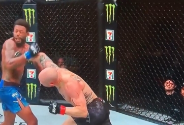 'Quái vật Mỹ' tung đấm 'ngàn cân' bay răng đối thủ