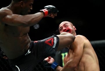 VIDEO: Tuyệt chiêu đá xoay kinh điển hạ đối thủ trong gang tấc