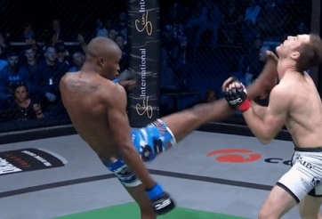 Võ sĩ MMA tung cước cực hiểm hạ knockout đối thủ