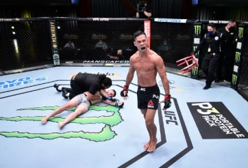 Võ sĩ gốc Việt hạ đối thủ chóng vánh sau 30 giây tại UFC