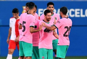 VIDEO: Messi khiến NHM phát cuồng với đường chọc khe kiểu 'no look' ngọt lịm