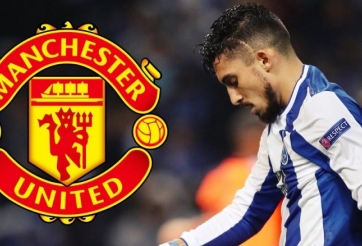 VIDEO: Tân binh MU tự làm đau mình trên chấm penalty