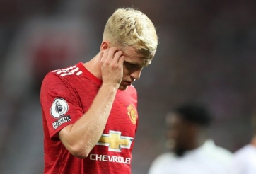 Huyền thoại Hà Lan lên tiếng về tình cảnh của Van de Beek tại MU