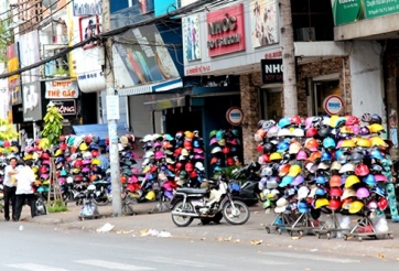 Chú ý: Từ 1/1/2017, các điểm bán mũ bảo hiểm phải có địa chỉ rõ ràng