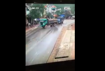 Pha drift 'thần thánh' của xe tải giúp tránh tai nạn kinh hoàng trong gang tấc