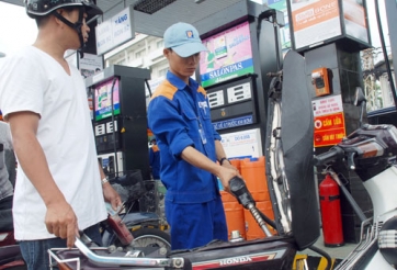 'Bất ngờ' giá xăng dầu sau Tết: Dầu giảm, xăng giữ giá