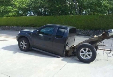 Xe bán tải Navara bị gãy đôi hàng loạt, Nissan vẫn chưa chịu triệu hồi 