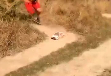 Video: Siêu xe mô hình drift cực 'ngoạn mục'