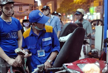 Chính thức: Xăng dầu đồng loạt tăng giá mạnh