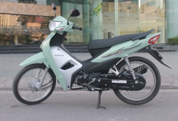 Cầm lái chiếc xe quốc dân Honda Wave Alpha 110