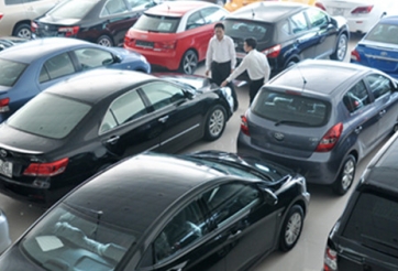 Ô tô 189 triệu đồng tràn về: Khó cưỡng lại xe giá rẻ