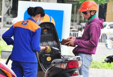 Xăng lại giảm giá nhỏ giọt lần thứ 3 liên tiếp