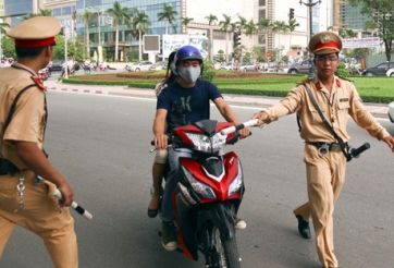 Không hề có chuyện cấm dân ghi hình cảnh sát giao thông