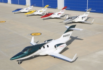 Máy bay 'ruồi' HondaJet sẽ bán tại VN, siêu xe sắp hết thời?