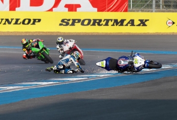 ARRC 2017: 3 pha tai nạn kinh hoàng nửa đầu mùa giải