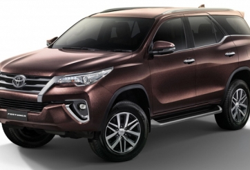 Lộ diện Toyota Fortuner 2018, thêm bản 2.4V 4WD
