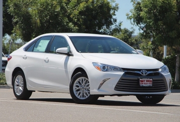 Toyota Camry sắp ra phiên bản mới giá rẻ hơn ở Việt Nam