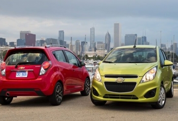 Thuế phí Việt Nam làm giá ô tô tăng 'khủng khiếp' thế nào