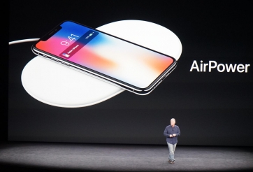 iPhone 8 và iPhone X có thể sạc không dây trên ô tô nào ?