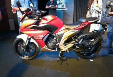 Mô tô dưới 50 triệu Đồng Yamaha Fazer 25 bắt đầu được bán