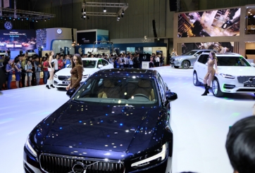 Xe sang âm thầm tăng trưởng, xe nhập cũ hết đường về nước