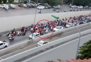 “Ninja” đi ngược chiều, một mình gây ách tắc cả hầm Kim Liên