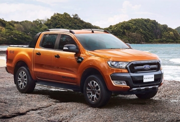 2 xe bán tải ‘hot’ giảm giá gần 100 triệu tháng 11