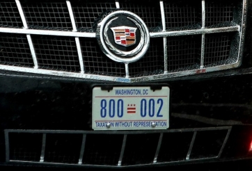 Giải nghĩa dòng chữ bí ẩn trên biển số xe Tổng thống Mỹ