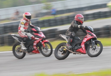 Bình Dương ngất ngây với bữa tiệc tốc độ chiều Chủ Nhật