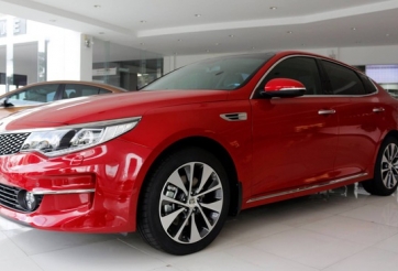 Vì sao Kia Optima giảm giá còn ngang ngửa Mazda3 ?