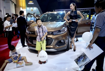 Điều chưa từng có: Ô tô giảm 390 triệu, vô địch 2017